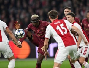 Ajax-Galatasaray maçında peş peşe penaltı kararları!