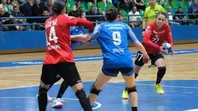 Kadınlar Hentbolda Adasokağı, finale yükseldi