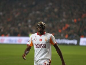 Osimhen Afrika’da yılın futbolcusu ödülünde finalde!