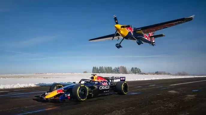2026 SEZONU BAŞLIYOR: Red Bull’un RB22’si ilk kez görüntülendi