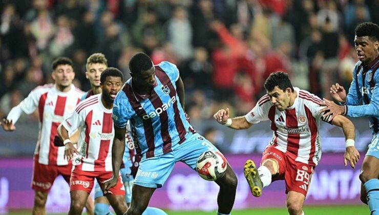 Hesap.com Antalyaspor-Trabzonspor maçında 2 penaltı kararı! İşte o pozisyonlar