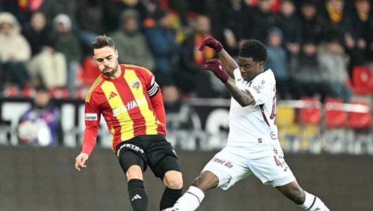 Hakem direkt beyaz noktayı gösterdi! İşte Zecorner Kayserispor-Trabzonspor maçındaki o pozisyon