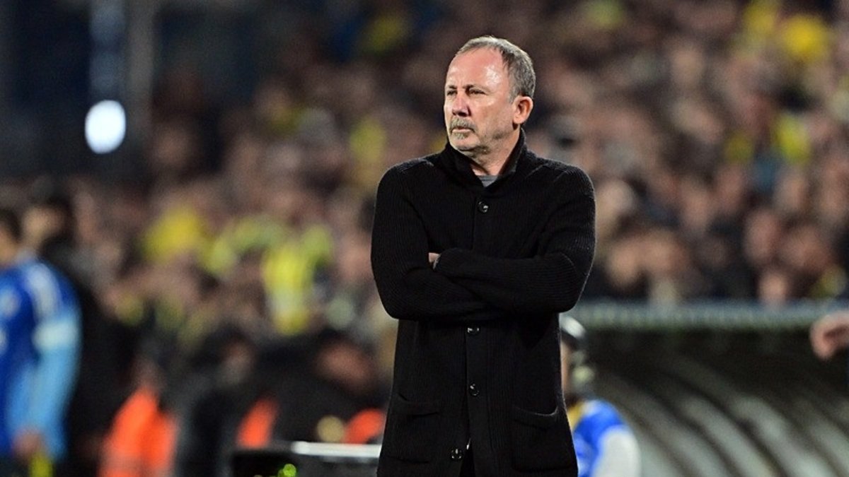 Beşiktaş’ta ilk ayrılık çok yakın! İtalya’ya kiralık olarak gönderilmişti