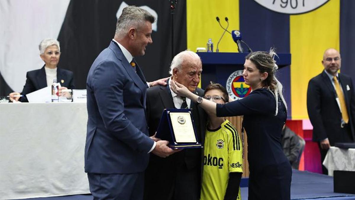 Fenerbahçe Divan Kurulu’nda duygusal anlar! Gözyaşlarına hakim olamadı