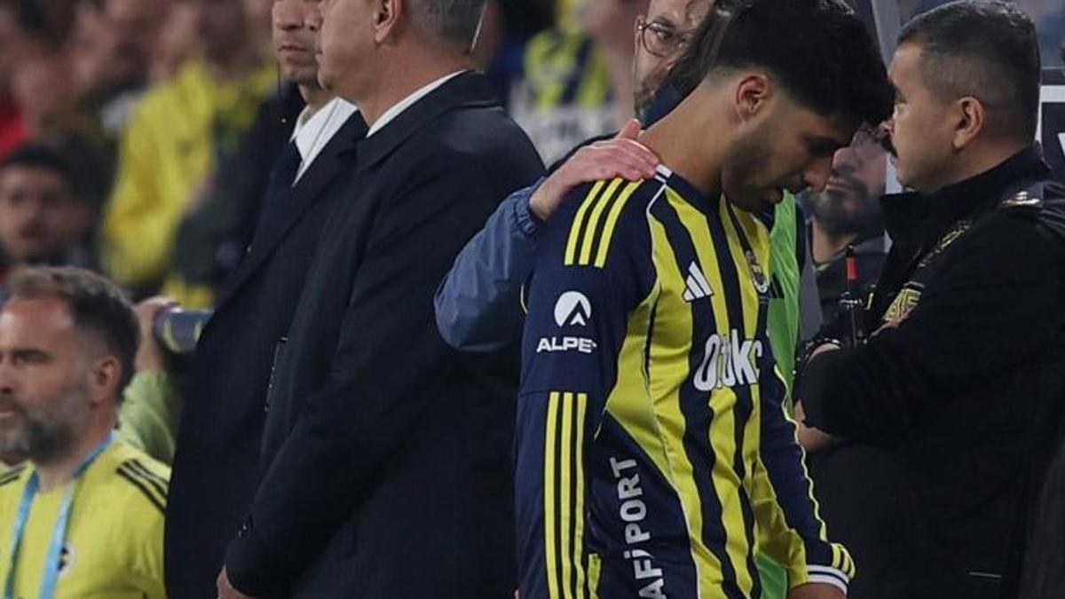 Fenerbahçe’de sakatlık! Yıldız oyuncu derbiye devam edemedi