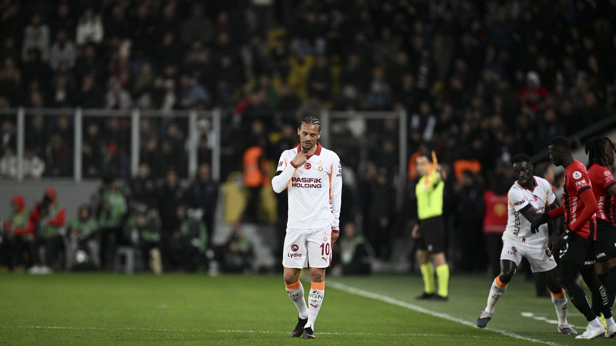 Galatasaray’ın golüne ofsayt engeli!