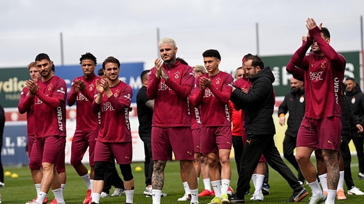 Lider Galatasaray’da coşkulu antrenman